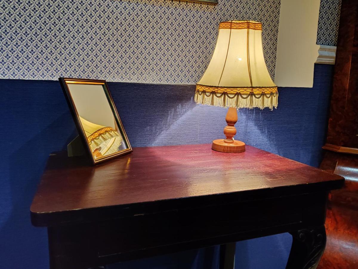 Chaplin Hotel Lviv Bagian luar foto