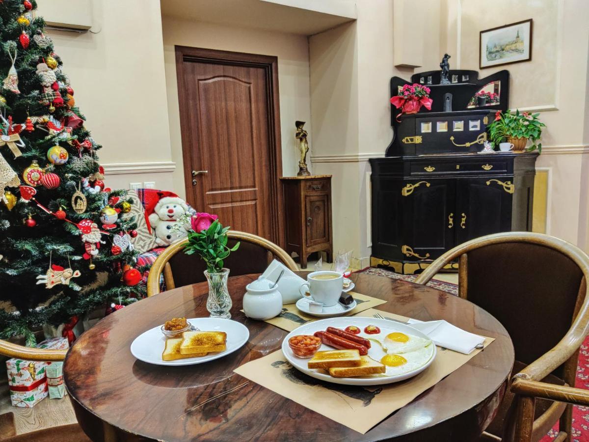Chaplin Hotel Lviv Bagian luar foto