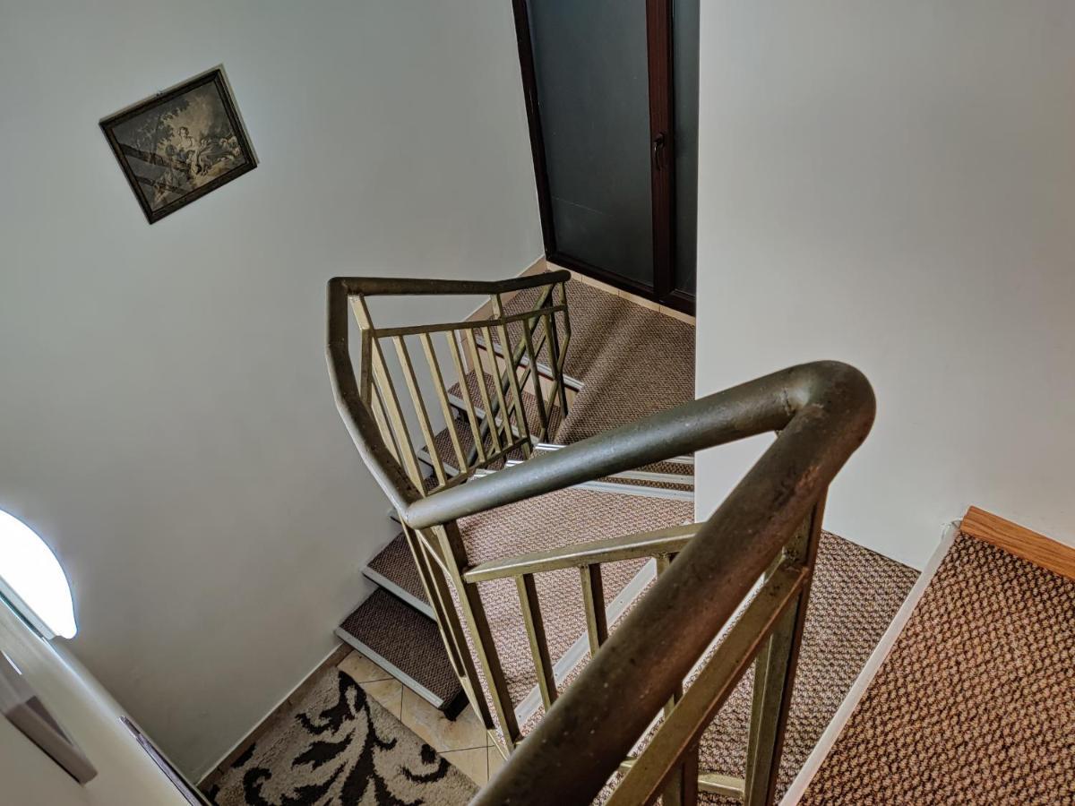 Chaplin Hotel Lviv Bagian luar foto