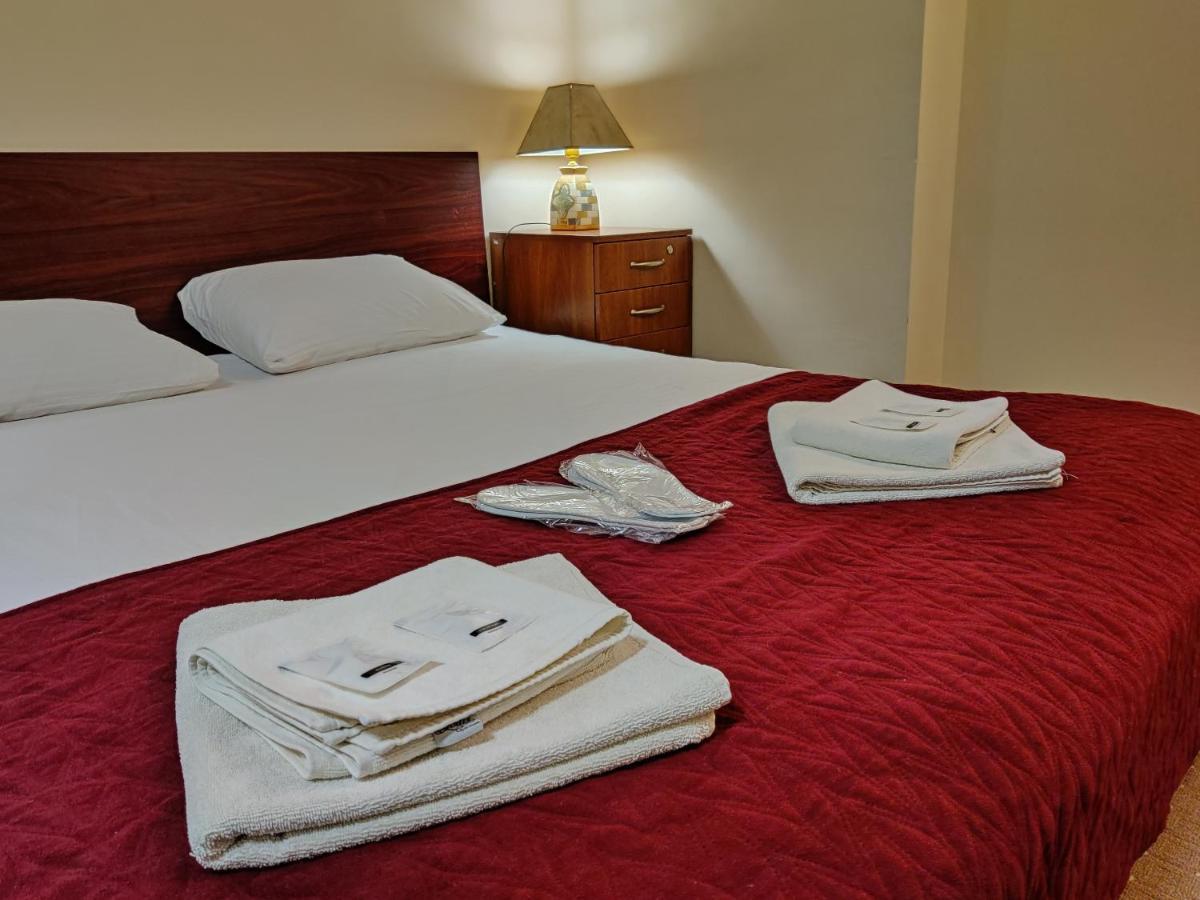 Chaplin Hotel Lviv Bagian luar foto