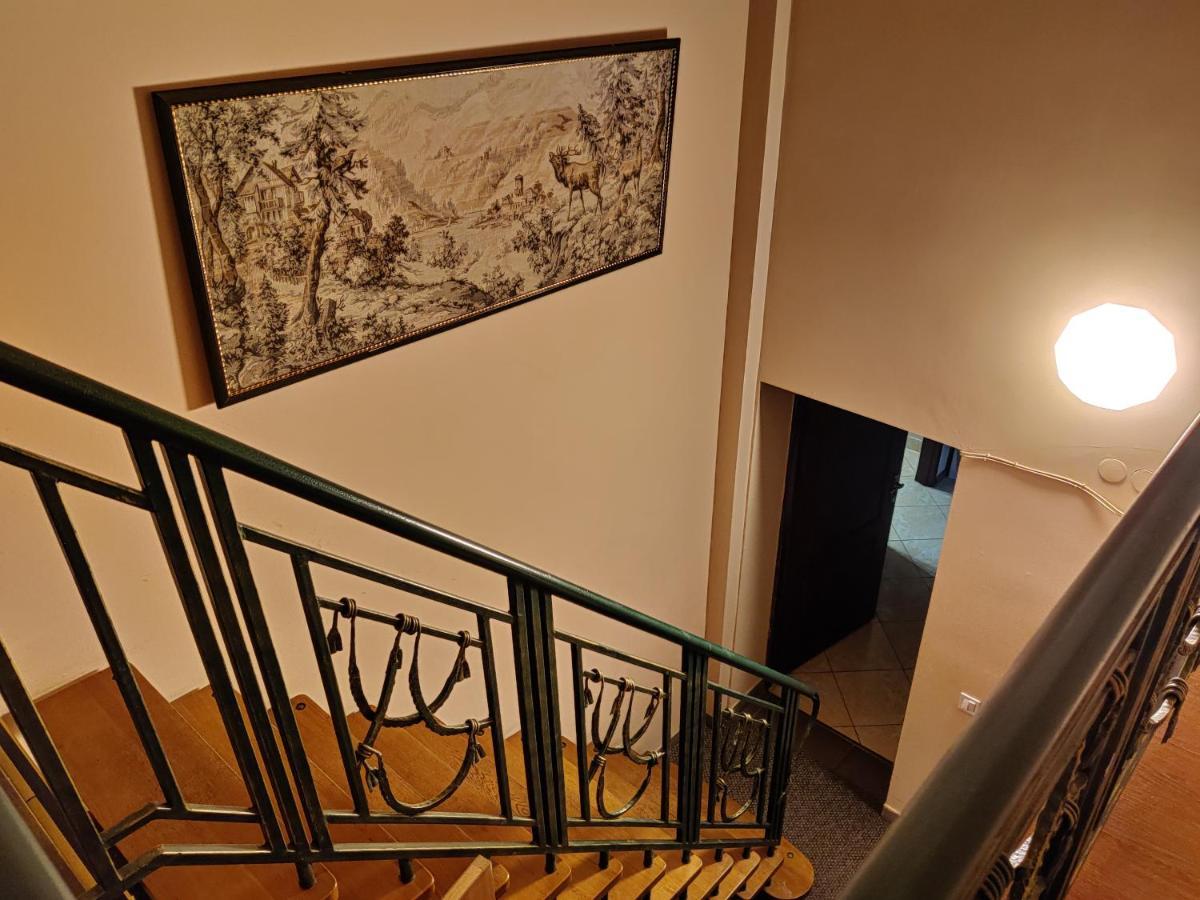 Chaplin Hotel Lviv Bagian luar foto
