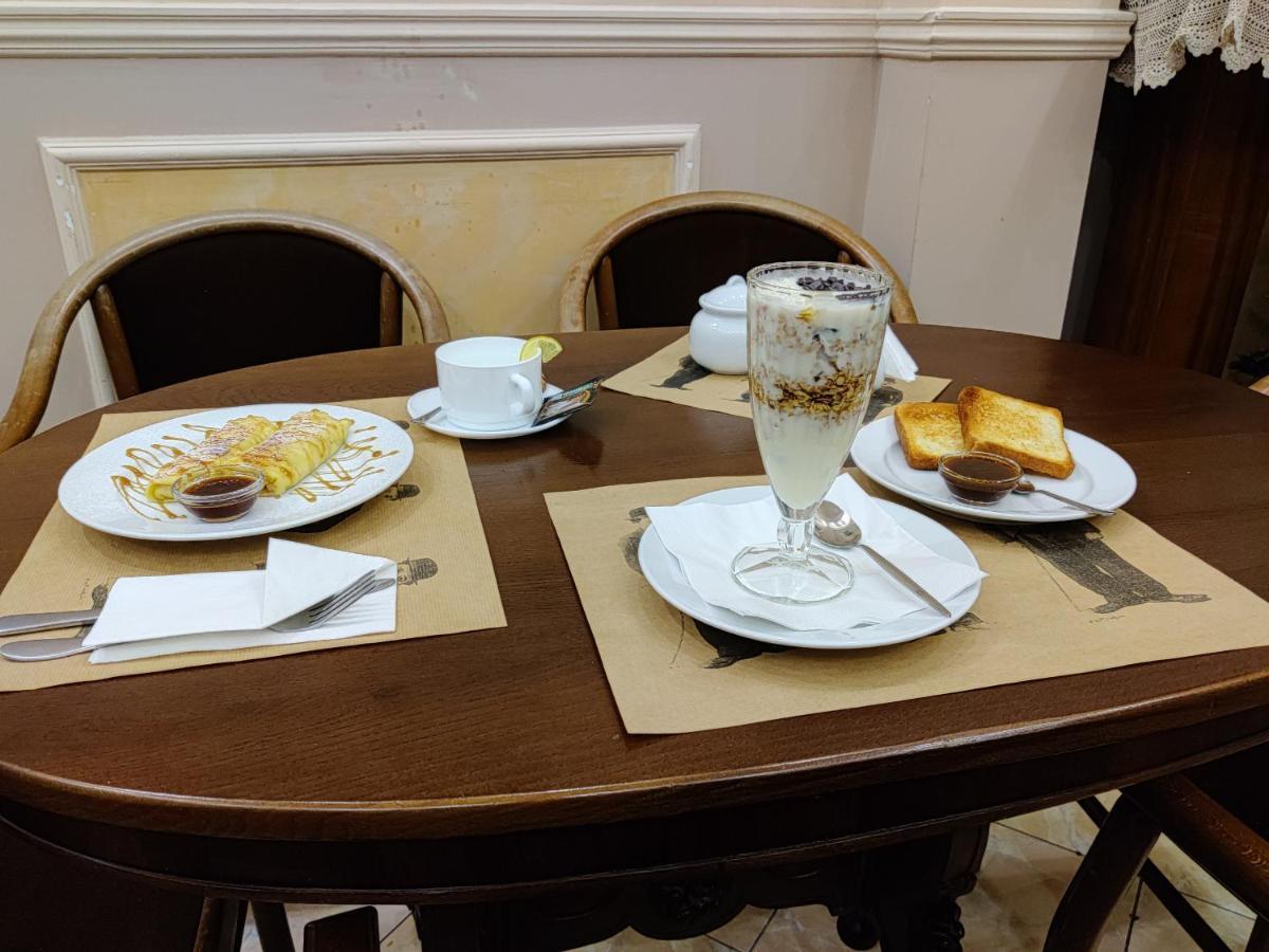 Chaplin Hotel Lviv Bagian luar foto