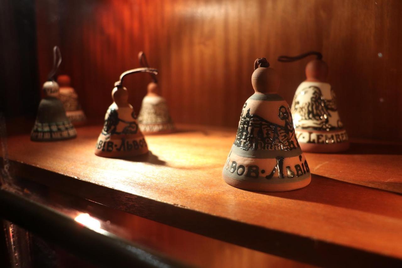 Chaplin Hotel Lviv Bagian luar foto